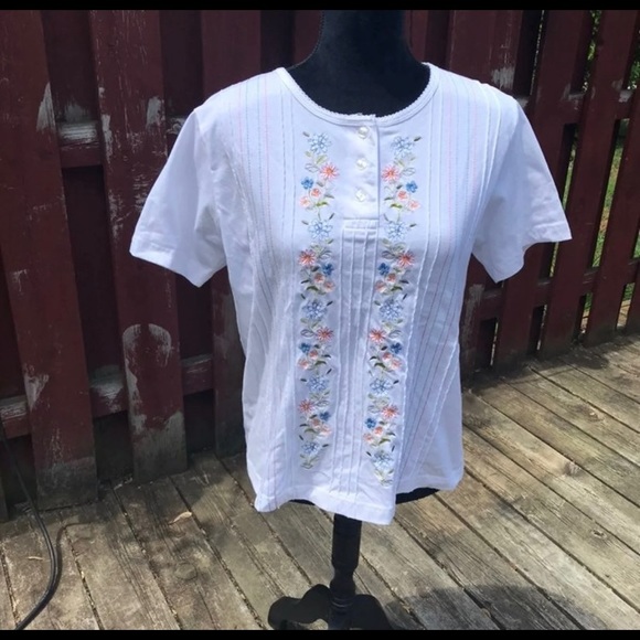 White Embroidered Shirt - Picture 1 of 8